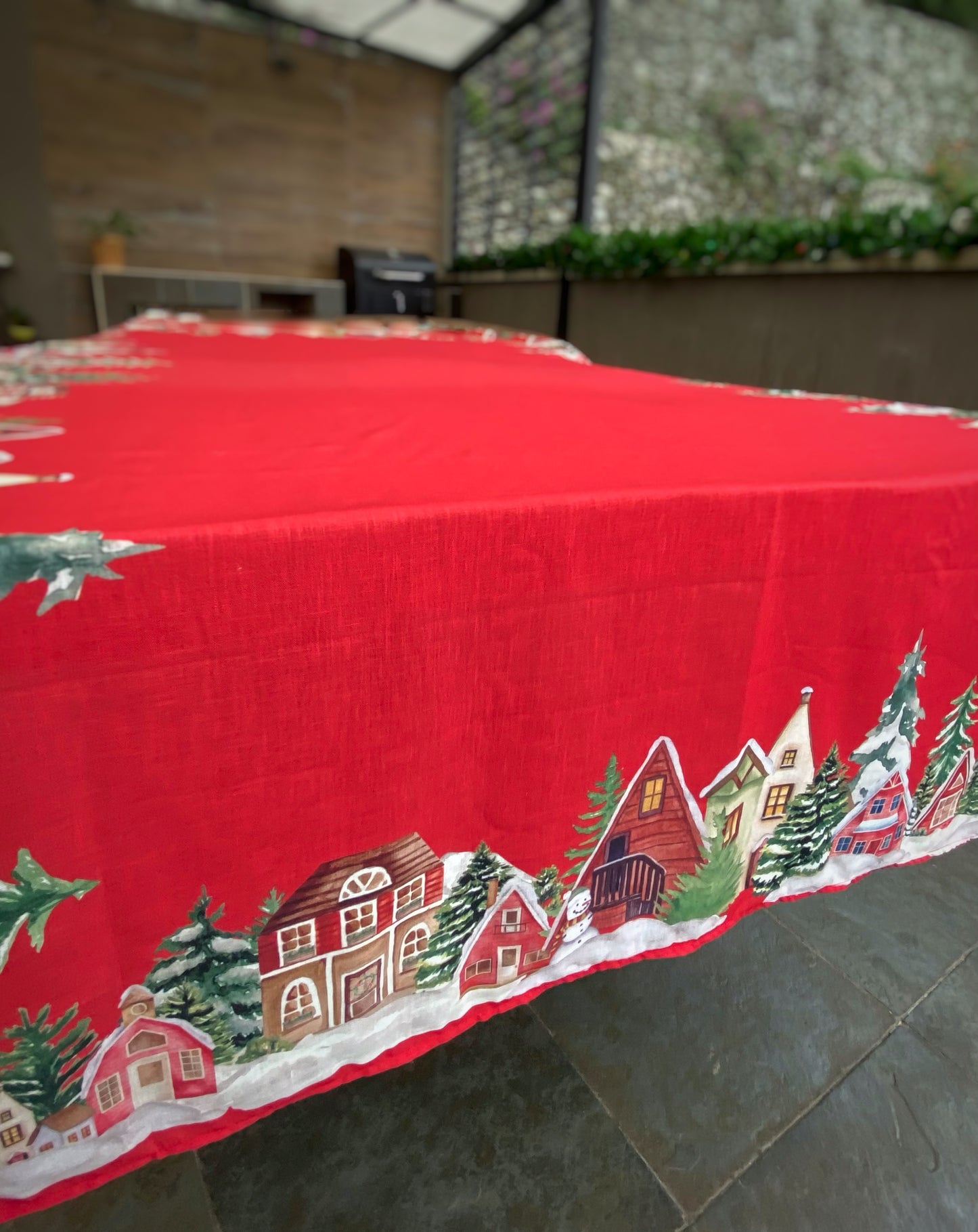 Mantel - Colección Navidad - casitas fondo rojo