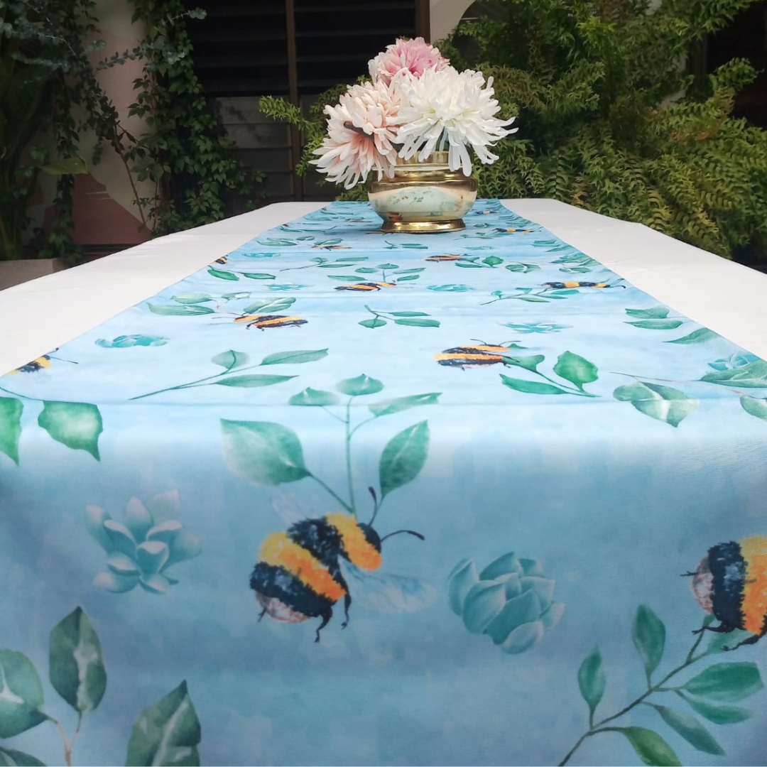 camino-de-mesa-coleccion-bee-a-queen-abeja-azul1